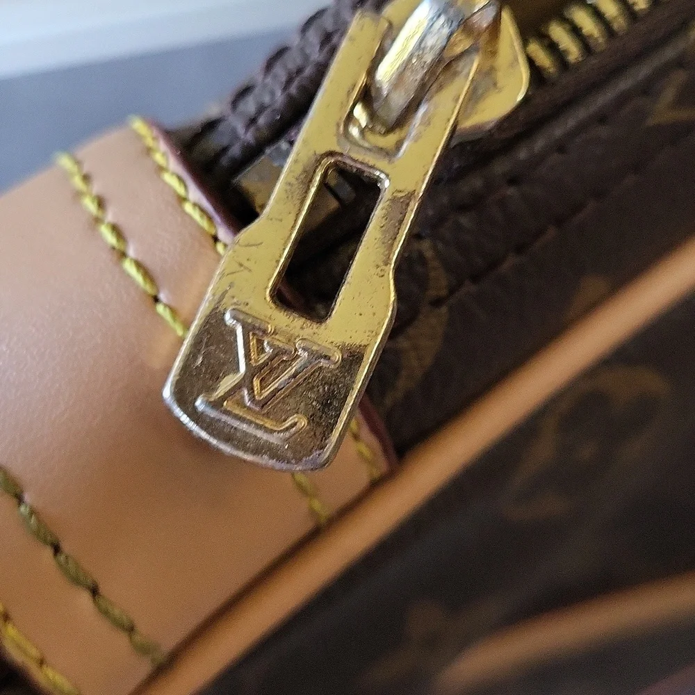 LV Logo briefcase damaged. Peefect For Crafting
